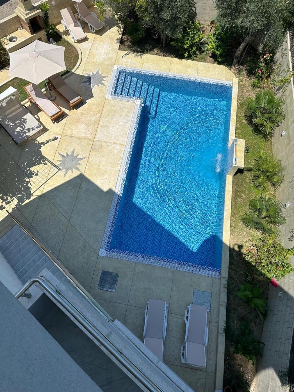 Villa Holiday Apartments Bar Exterior photo